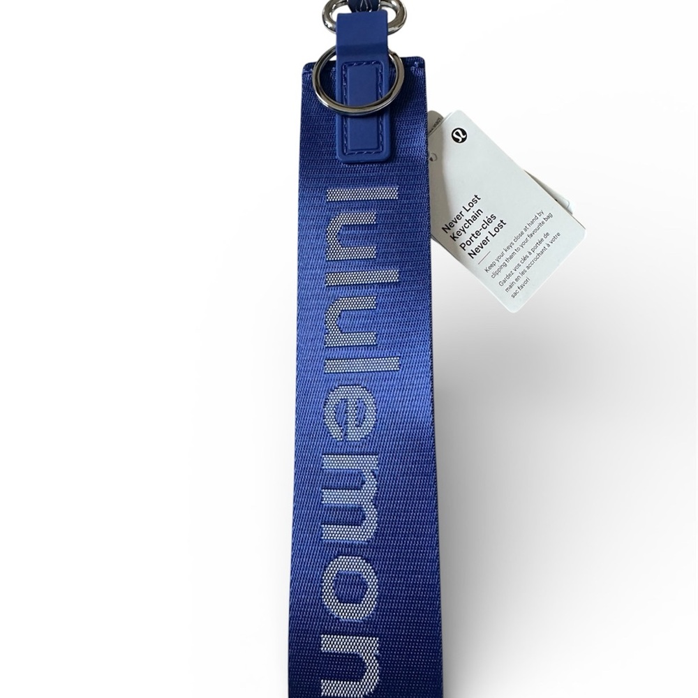 Lululemon Neverlost Keychain Riverside Sold Out color